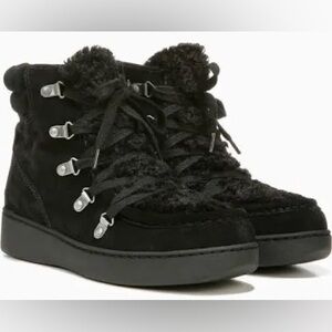 New women’s Sz 9.5 black suede lace up business casual boots by Zodiac